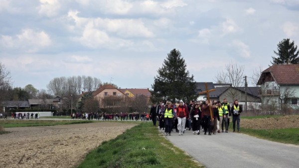 foto/Križni put mladih (14)